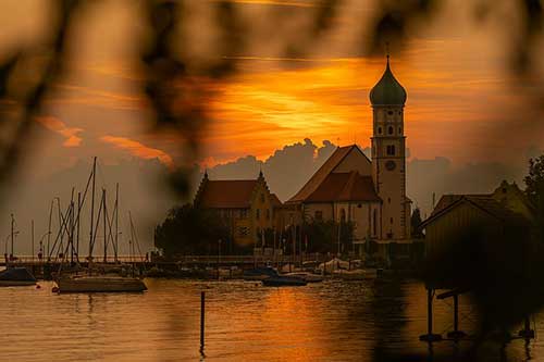 誰還不是個小可愛的文案